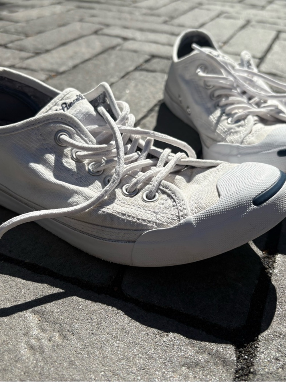 Converse Women’s Low-Top White Canvas Sneakers(Jack Purcell)